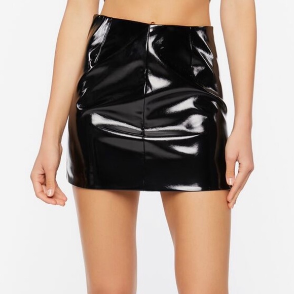 NWT Forever 21 Faux Black Patent Leather Miniskirt - Picture 3 of 7
